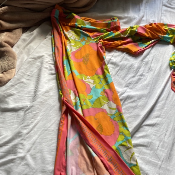 Trina Turk long flowing pants size Medium very comfortable not worn - Picture 3 of 4